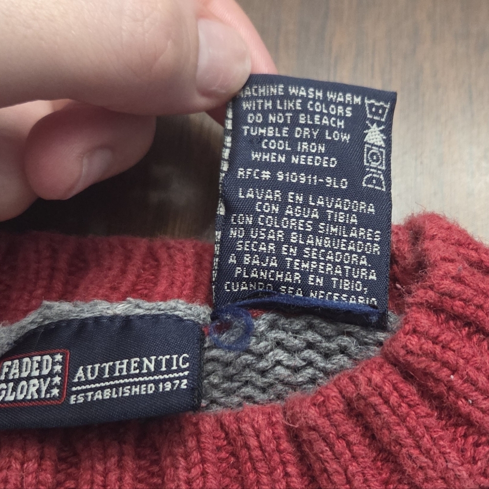 Faded Glory Red and Gray Knit Kids Sweater - Y2K - 24month - Picture 3 of 5